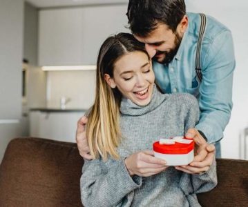 Idées cadeaux d’anniversaire pour sa fiancée