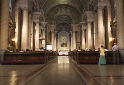 La Sainte-Lucie : 5 traditions lumineuses méconnues du commerce festif