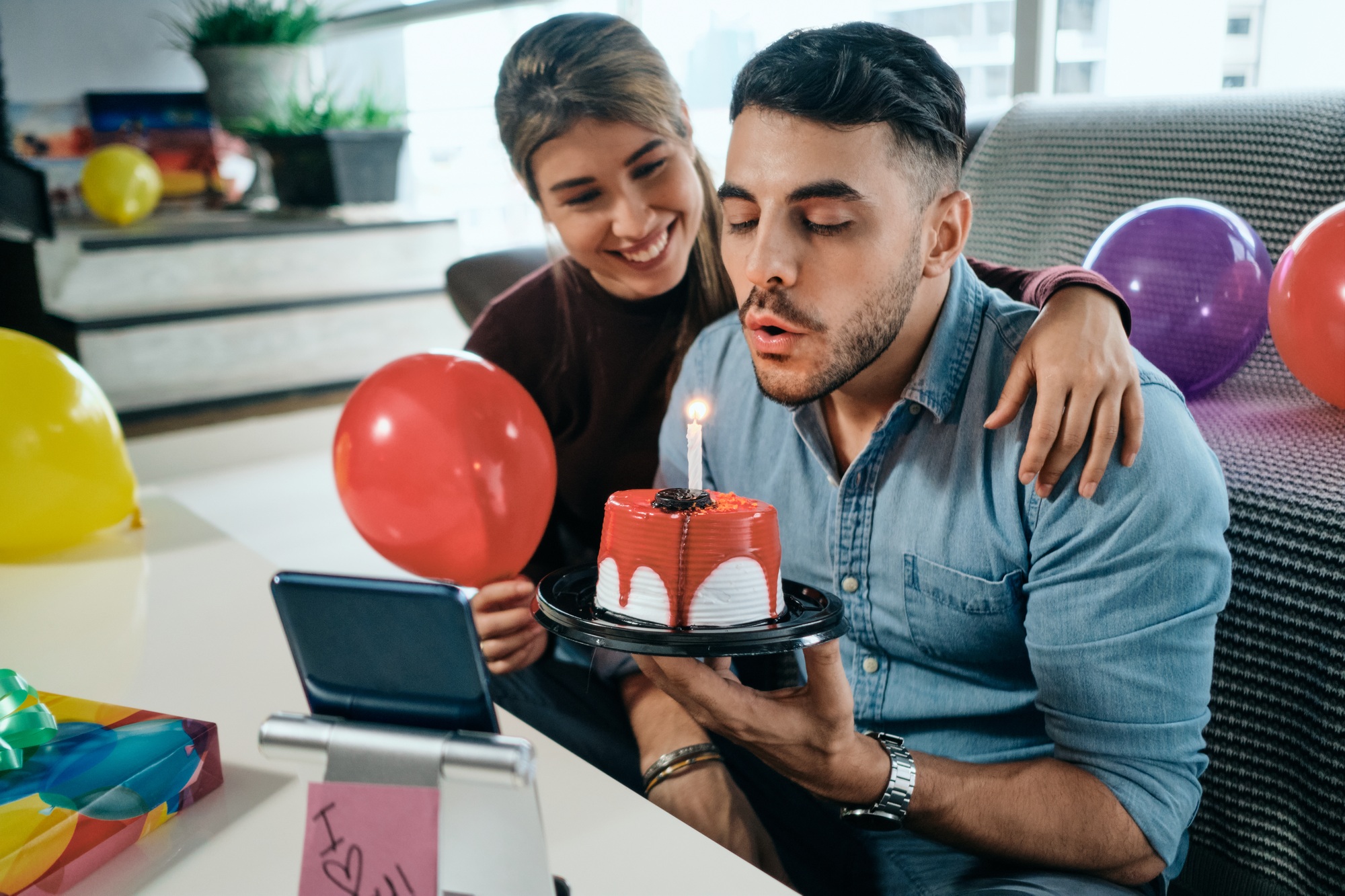 Joyeux anniversaire mon amour : long texte touchant pour exprimer mes émotions